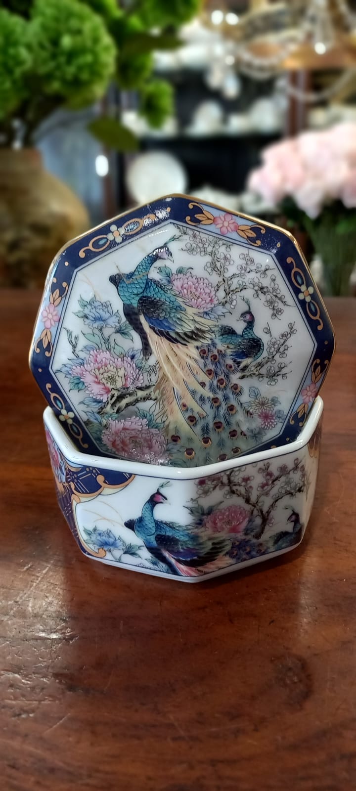 The main image for this shop item