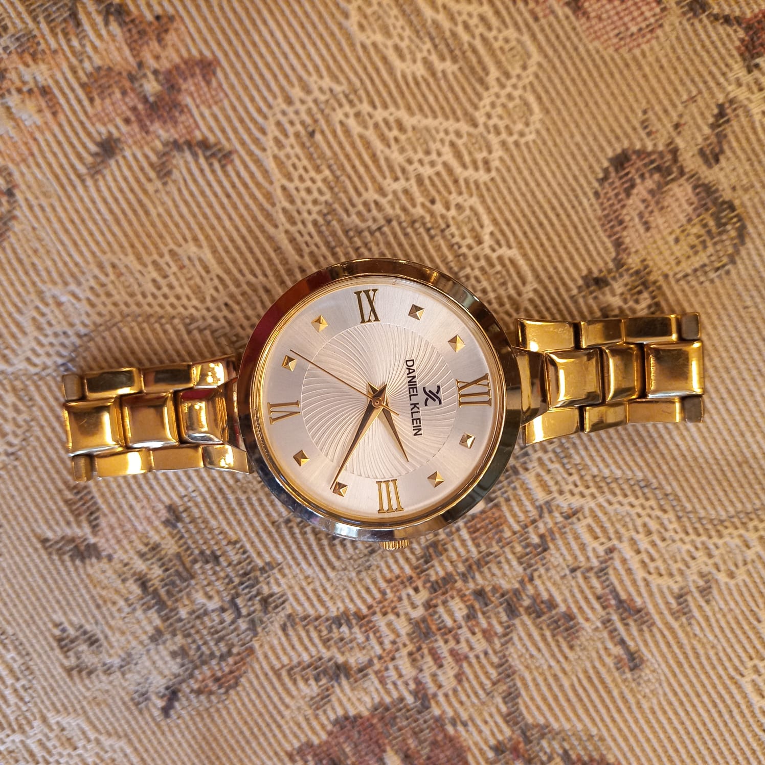 The main photo for Daniel Klein Gold Watch