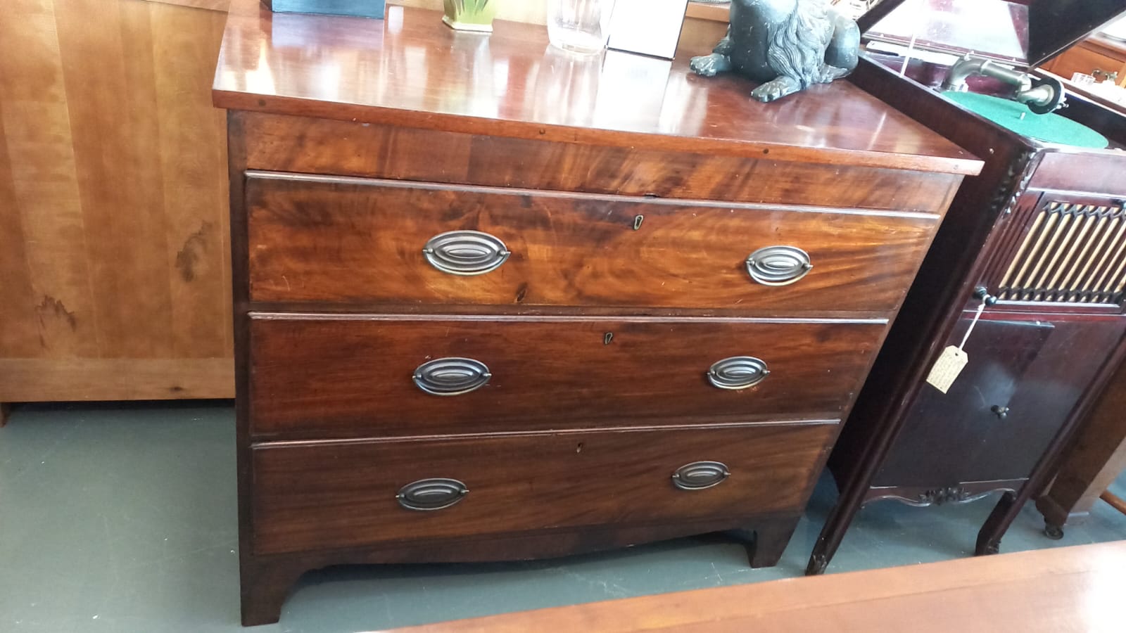 The main photo for /Assets/img/items/5f089f56-a391-40bc-9355-888b29b891c2_36edc479-f6df-4bce-bc1a-8617141cf198.jpg